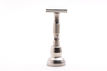 Timeless Razor | Stainless Steel Scalloped .095mm Baseplate With Pineapple Handle & Stand