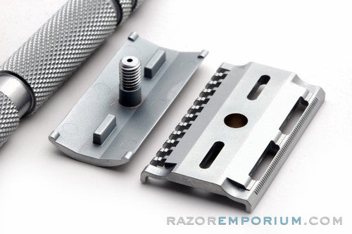 Ikon Open & Closed Comb Razor Head with OSS Handle Double Edge Safety Razor