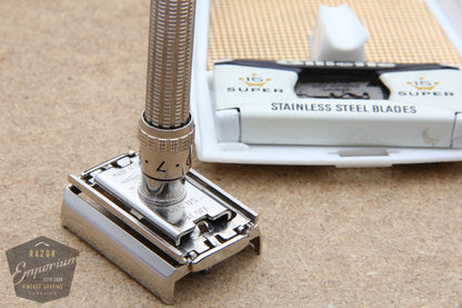 Gillette 1962 Slim Adjustable Safety Razor H2 - Excellent