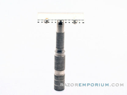 Travel Tech Safety Razor w/ Metal Case