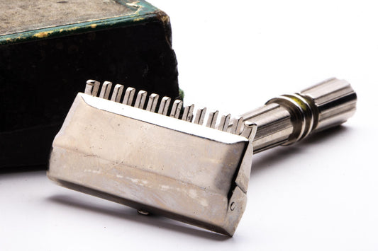 1930's Gem Micromatic Bullet Tip Single Edge Open Comb Safety Razor Set | Original Condition