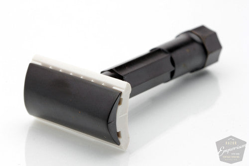 1940's Mulcuto Schrag-Schnitt Slant Razor with Original Packaging