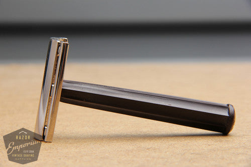 Gillette 1944 WWII Era Bakelite Handle Tech DE Razor