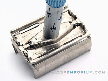 1965 Gillette K3 Blue Star Lady DE Safety Razor w/ Case & Blade Bank