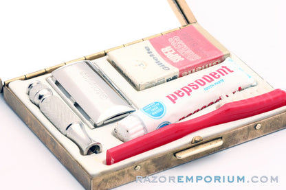 1966 Gillette Travel Tech Safety Razor Set L1
