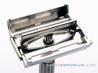 1958 D2 Gillette TV Super Speed Razor Set in Original Red Case w/ Blueblades