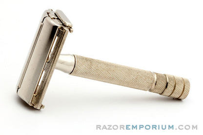 1940's Gillette Super Speed One Piece Double Edge Razor in Case