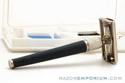 1968 Gillette Slim Twist Double Edge Safety Razor in Plastic Case