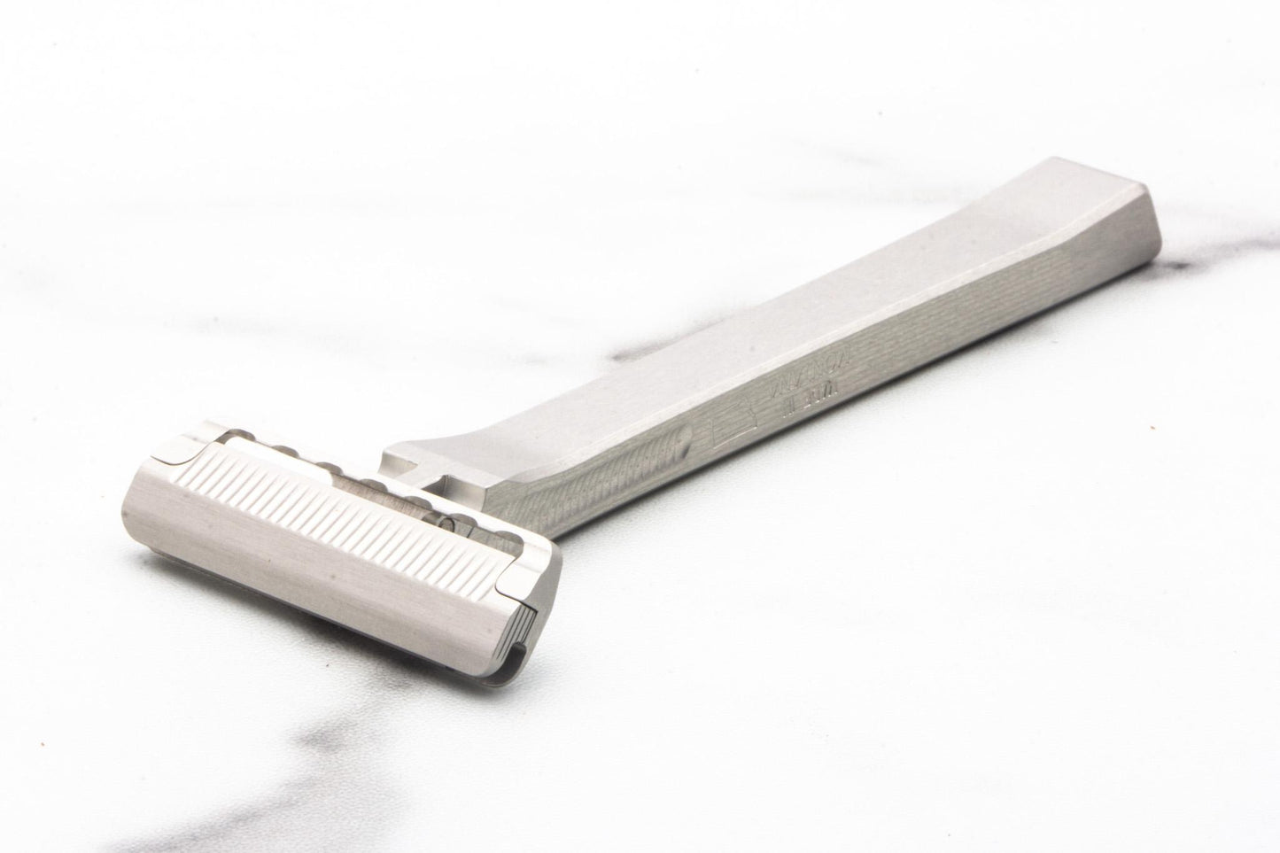 Proof | Benchmark 2.0 Single Edge Safety Razor