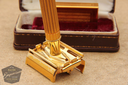 Gillette 1946 Aristocrat Non-Notched w/ Leather Case and Original Blade Bank
