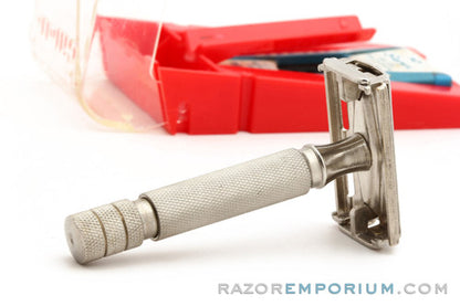 1950s Gillette British HD Double Ring 500 Rocket Safety Razor Set