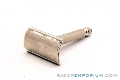 1962 Ball End Tech Razor in Box with Blades - G2