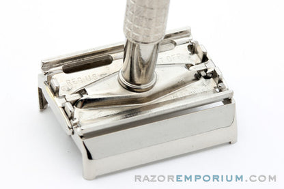 1961 Gillette Flare Tip Super Speed Safety Razor G4