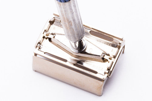 1959 Gillette Blue Tip Light Super Speed DE Safety Razor B1