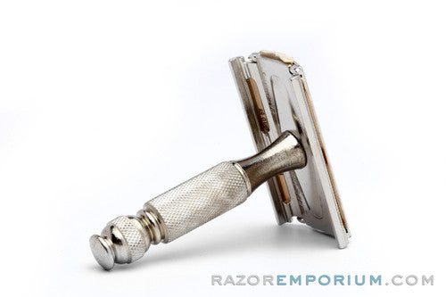 1966 Gillette L1 Travel Ball End Tech 3 Piece DE Razor