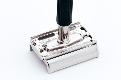 1972 S4 Gillette Black Handle Super Speed Safety Razor