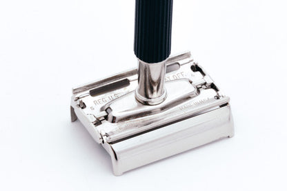 1972 S4 Gillette Black Handle Super Speed Safety Razor