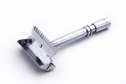 1940's Gem Micromatic SE Safety Razor w/ Cream Bakelite Case