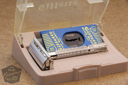 Gillette 1957 Regular / Flair Tip DE Super Speed in Tan Case - C4