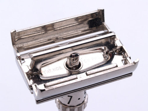 1975 V1 Gillette Super Adjustable 89 Adjustable Safety Razor Set w/ Case & Bladebank
