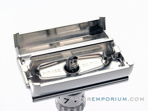 1966 L4 Gillette Slim Adjustable Safety Razor Nickel w/ Black Case & Blade Bank