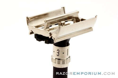 1981 B4 Gillette Super Adjustable "Black Beauty" DE Safety Razor Set