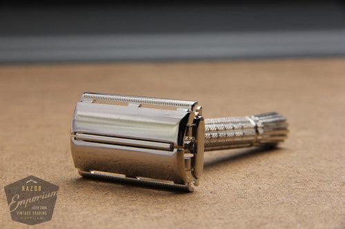 Gillette 1966 Flair Tip Super Speed DE Safety Razor -- L2