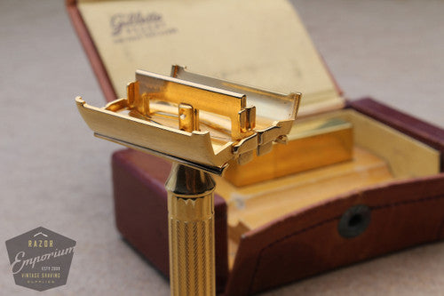 Gillette 1940's Regent Tech / Aristocrat w/ Case and Original Blade Bank