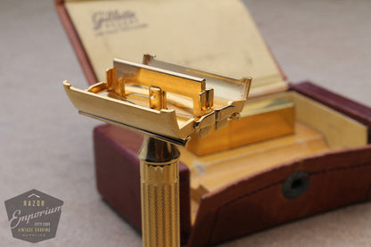 Gillette 1940's Regent Tech / Aristocrat w/ Case and Original Blade Bank