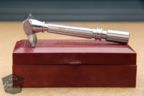 Gem 1930's Micromatic Single Edge Razor in Art Deco Case / Maroon