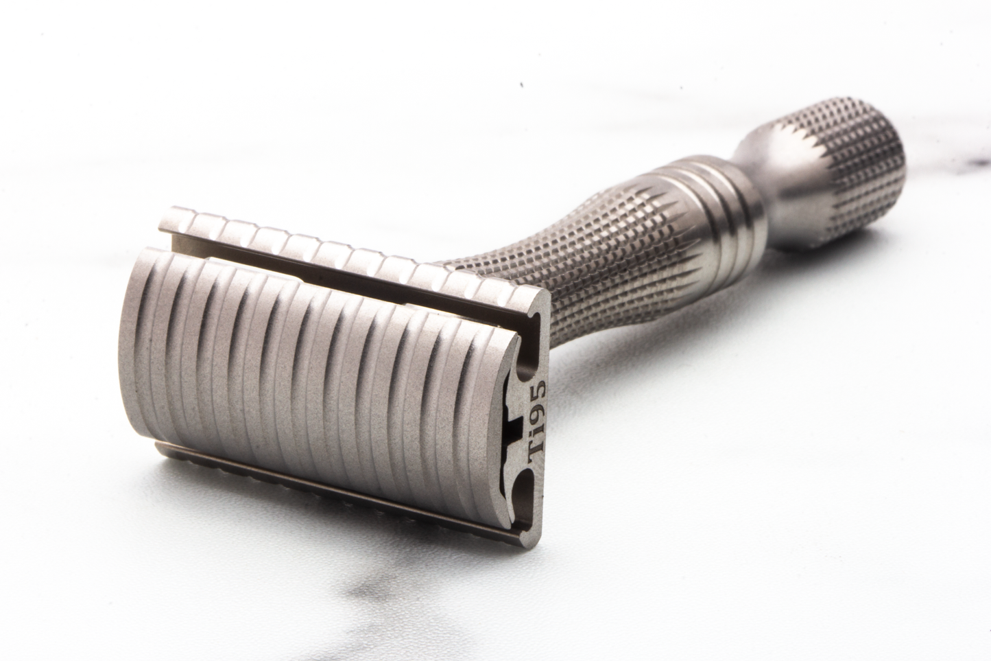 Timeless Razor | Titanium Scalloped .095mm Baseplate With Crown Handle & Stand