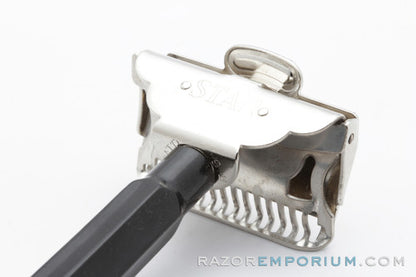 1940's Star Single Edge Razor w/ Black Plastic Handle