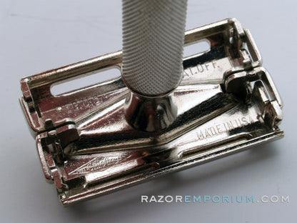 1941 Ranger Tech DE Safety Razor w/ Original Tolex Case & Blades
