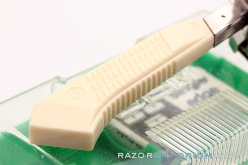 1950's GEM Featherweight Single Edge Razor in Green Case