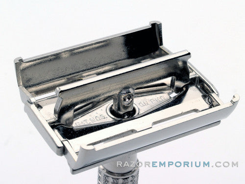 1958 D3 Gillette T.V. Super Speed Safety Razor w'/ Red Styrene Case