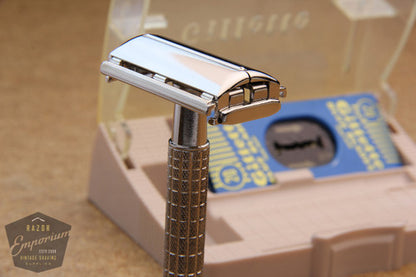 Gillette 1957 Regular / Flair Tip DE Super Speed in Tan Case - C4