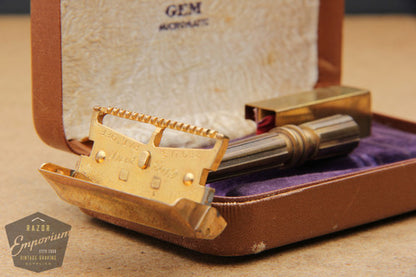Gem 1940's Micromatic Clog Pruf Single Edge Safety Razor w/ Brown Case