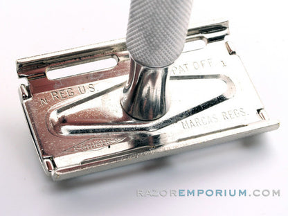 1968 N1 Gillette Travel Tech Double Edge Safety Razor