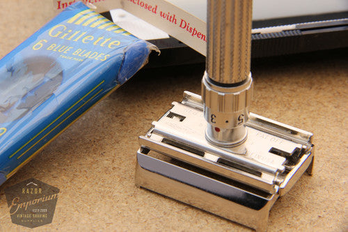 Gillette 1958 RED DOT Fatboy / $1.95 Adjustable DE Safety Razor in Case - Mint