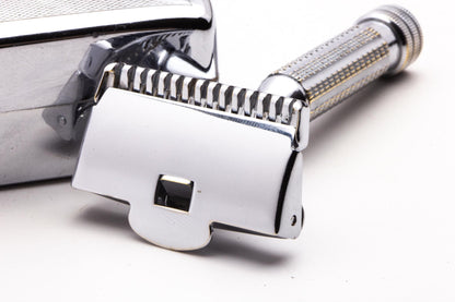 1930's Ever Ready  Single Edge Safety Razor in Metal Case | Original Condition