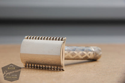 Gillette 1928 Silver New Standard Safety Razor