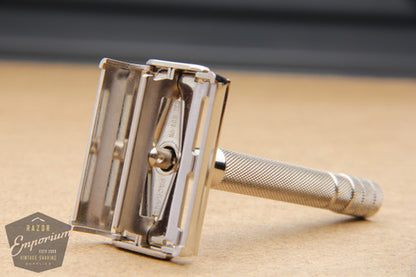 Gillette 1947-1950 Notched Super Speed Safety Razor DE