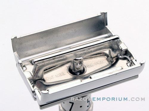 1970 P4 Gillette Super Adjustable 109 Safety Razor