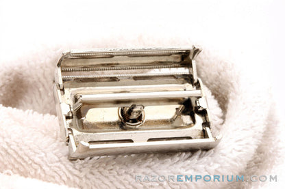 1967 M1 Gillette Slim Twist TTO Double Edge Safety Razor Set Made in England