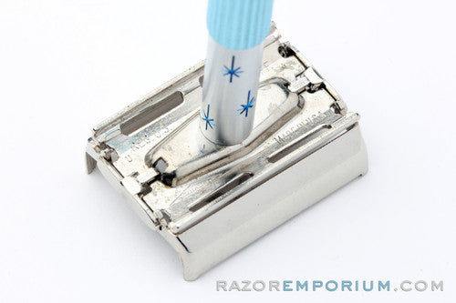1974 Gillette Blue Star Lady Gillette DE Safety Razor U4 - Good