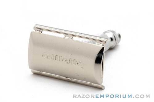 1967 Gillette Travel Tech Etched Logo DE Safety Razor M3