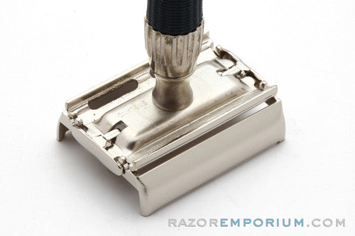 1970's Gillette G2000 Tech Slim Twist DE Safety Razor