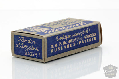1940's Mulcuto Schrag-Schnitt Slant Razor with Original Packaging