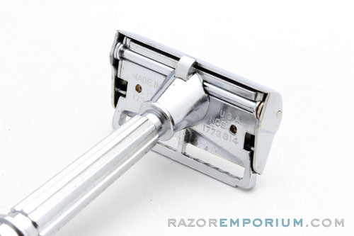 1930's GEM Micromatic "Clog Proof" Razor Single Edge TTO in Case