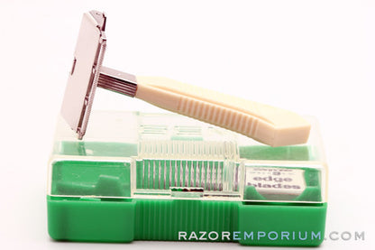 1950's GEM Featherweight Single Edge Razor in Green Case